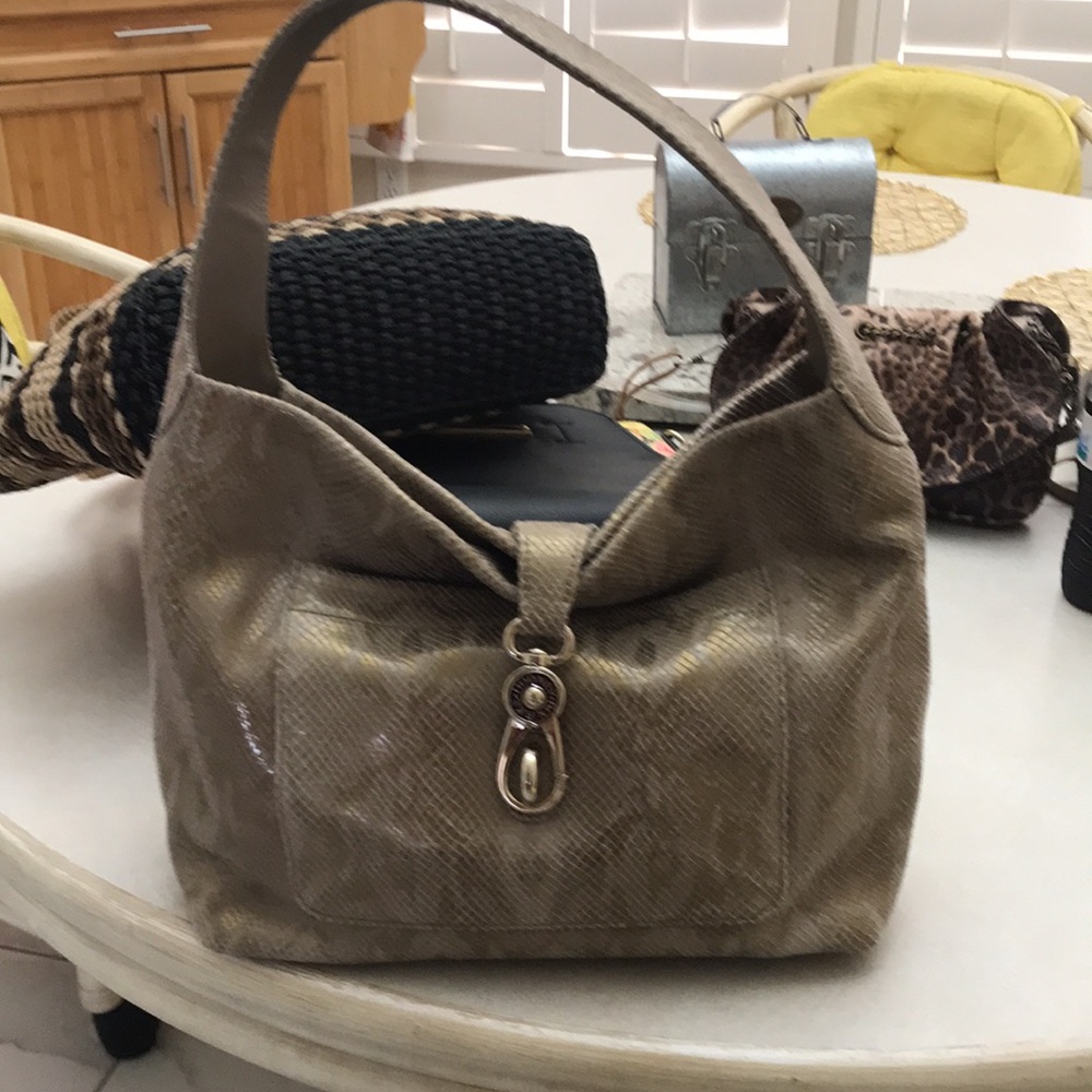 Dooney and Bourke purse - Picture 6 of 7